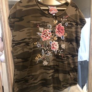 JOHNNY WAS LOS ANGELES Sleeveless Embroidered Camouflage Top
